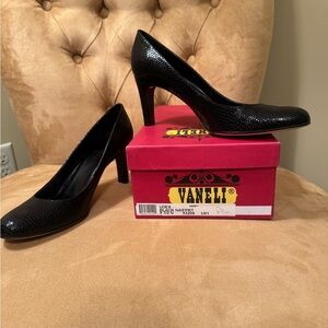Shoes have been worn once. Like new!   Great buy!